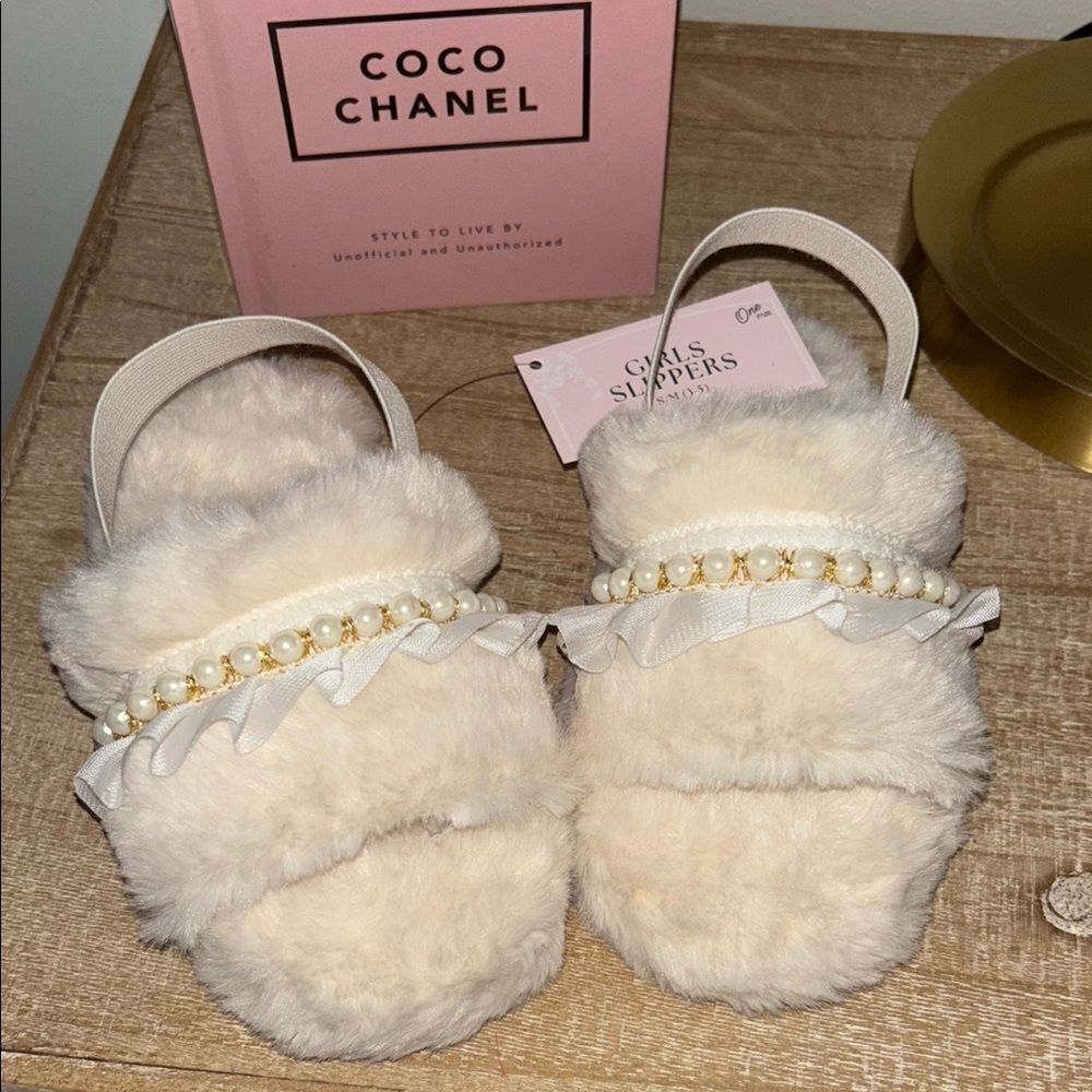 Girls Cream Plush Slippers with Gold and Pearl Detail